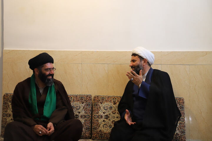 تصاویر/تکریم و سرکشی مدیر حوزه علمیه کردستان از روحانیون طرح هجرت شهرستان قروه