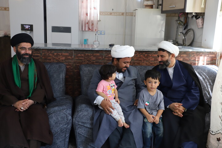 تصاویر/تکریم و سرکشی مدیر حوزه علمیه کردستان از روحانیون طرح هجرت شهرستان قروه
