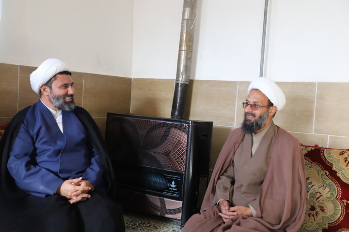 تصاویر/تکریم و سرکشی مدیر حوزه علمیه کردستان از روحانیون طرح هجرت شهرستان قروه