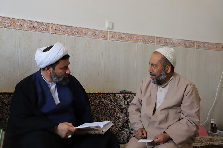 تصاویر/تکریم و سرکشی مدیر حوزه علمیه کردستان از روحانیون طرح هجرت شهرستان قروه