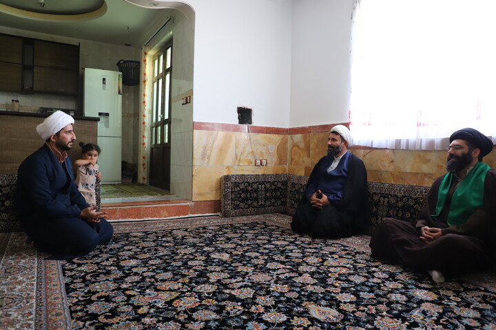 تصاویر/تکریم و سرکشی مدیر حوزه علمیه کردستان از روحانیون طرح هجرت شهرستان قروه