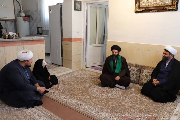 تصاویر/تکریم و سرکشی مدیر حوزه علمیه کردستان از روحانیون طرح هجرت شهرستان قروه