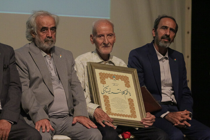 تصاویر/ آیین نکوداشت نامداران فرهنگ و هنر استان قم