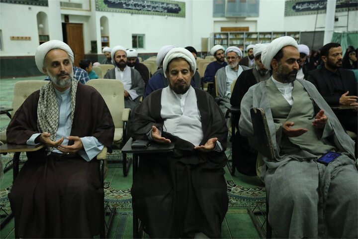 دیدار حجت الاسلام و المسلمین فرخ فال با کادر و طلاب مدرسه علمیه المهدی رامسر