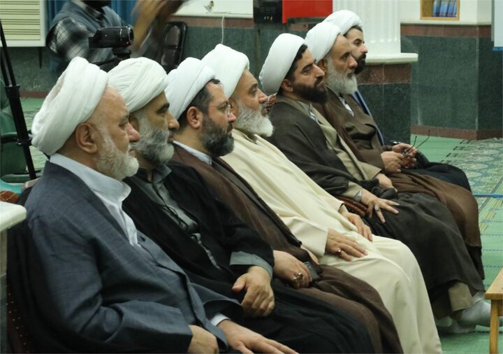 دیدار حجت الاسلام و المسلمین فرخ فال با کادر و طلاب مدرسه علمیه المهدی رامسر