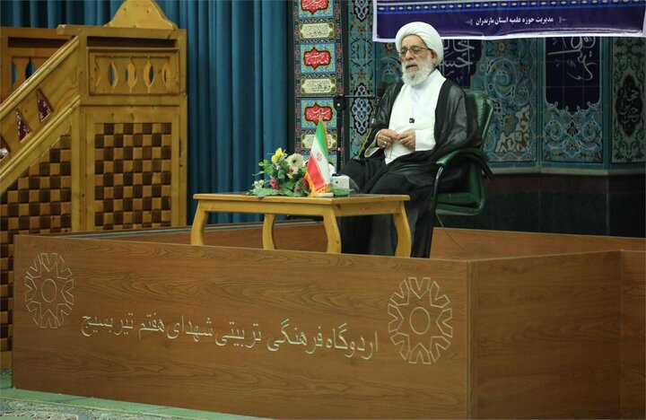 دیدار حجت الاسلام و المسلمین فرخ فال با کادر و طلاب مدرسه علمیه المهدی رامسر