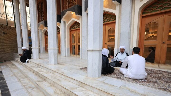 أجواء الدروس الحوزوية لطلاب العلم في الحوزة العلمية بالنجف الأشرف