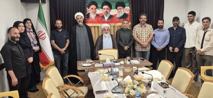 تصاویر /نشست امام جمعه آبیک با اصحاب رسانه