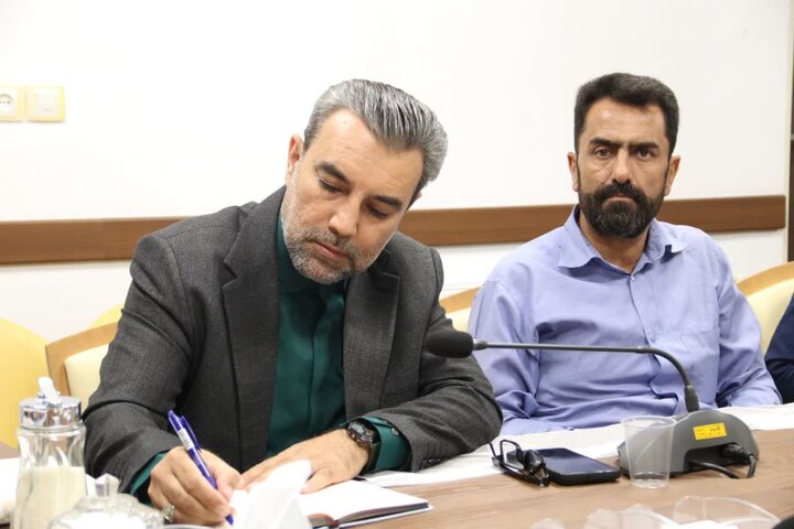 تصاویر /نشست امام جمعه آبیک با اصحاب رسانه
