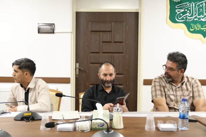 تصاویر /نشست امام جمعه آبیک با اصحاب رسانه