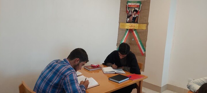 تصاویر / برپایی جلسات مدرسه علمیه شیخ علیخان زنگنه تویسرکان