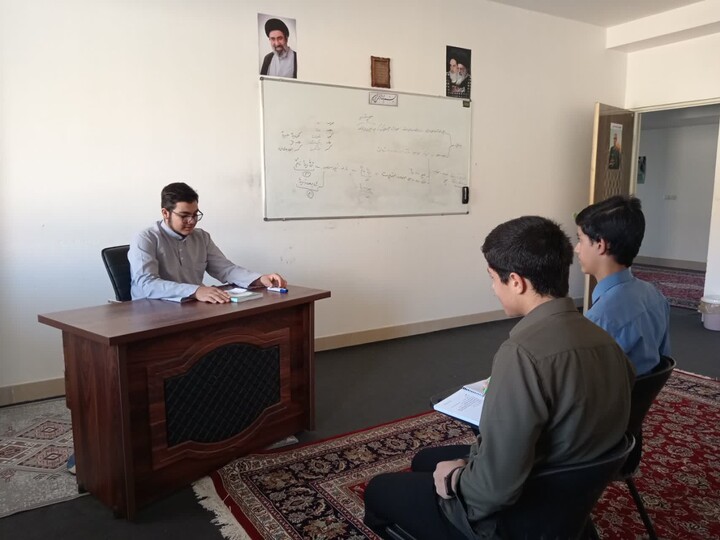 تصاویر / برپایی جلسات مدرسه علمیه شیخ علیخان زنگنه تویسرکان