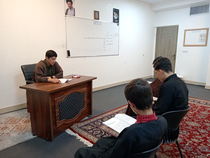 تصاویر / برپایی جلسات مدرسه علمیه شیخ علیخان زنگنه تویسرکان