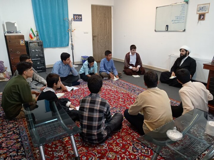 تصاویر / برپایی جلسات مدرسه علمیه شیخ علیخان زنگنه تویسرکان