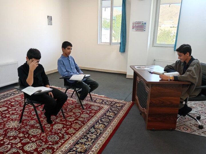 تصاویر / برپایی جلسات مدرسه علمیه شیخ علیخان زنگنه تویسرکان