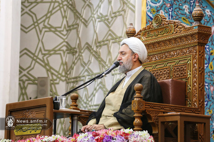 ایثار شاخصه برجسته زندگی قرآنی است