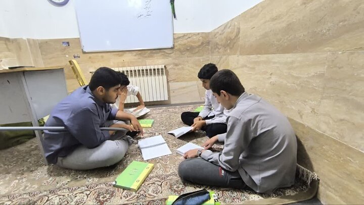 تصاویر/ برگزاری فعالیت های علمی در مدرسه علمیه امام حسن مجتبی (ع) در بندپی شهرستان بابل