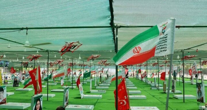 تصاویر/  نماینده ولی‌فقیه مازندران از مدرسه شجره طیبه و گلزار شهدای میناب بازدید نمود