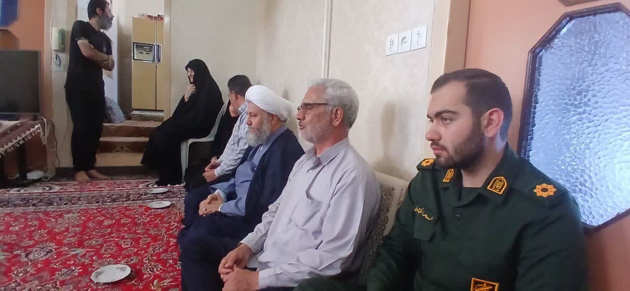 ترویج فرهنگ ایثار، راهکار عبور از فتنه‌ها است