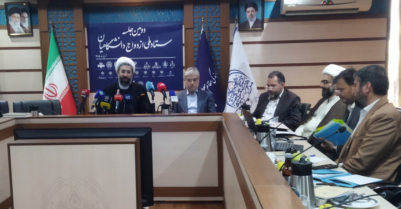 دشمن در جنگ همه‌جانبه علیه ایران، نهاد خانواده را هدف قرار داده است