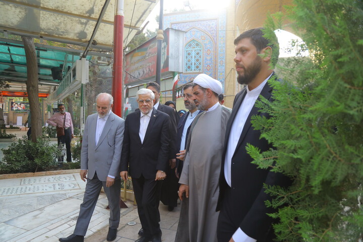 تصاویر / حضور معاون اول رییس جمهور در گلزار شهدای قم