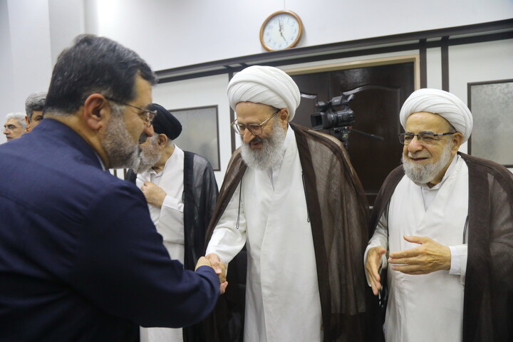 تصاویر / دیدار معاون اول رییس جمهور با اعضای جامعه مدرسین حوزه علمیه قم