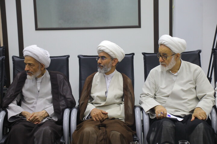 تصاویر / دیدار معاون اول رییس جمهور با اعضای جامعه مدرسین حوزه علمیه قم