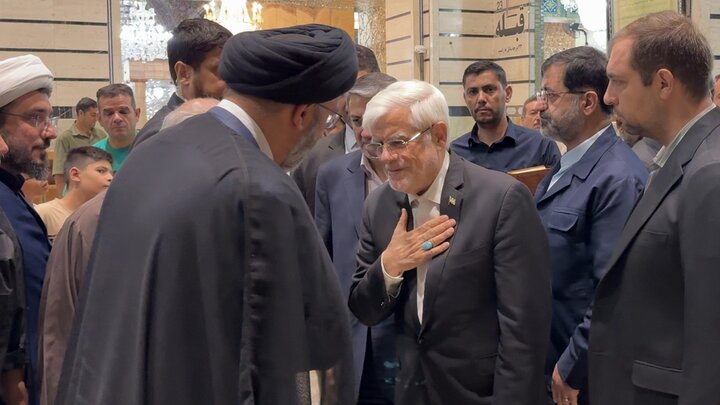معاون اول رئیس‌جمهور به زیارت حرم بانوی کرامت مشرف شد