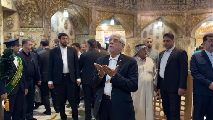 معاون اول رئیس‌جمهور به زیارت حرم بانوی کرامت مشرف شد