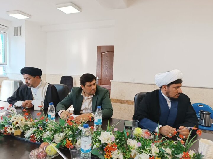 تصاویر/ نشست مدیر حوزه‌های علمیه خواهران با مدیر، معاونان و کادر حوزه علمیه خواهران استان آذربایجان غربی
