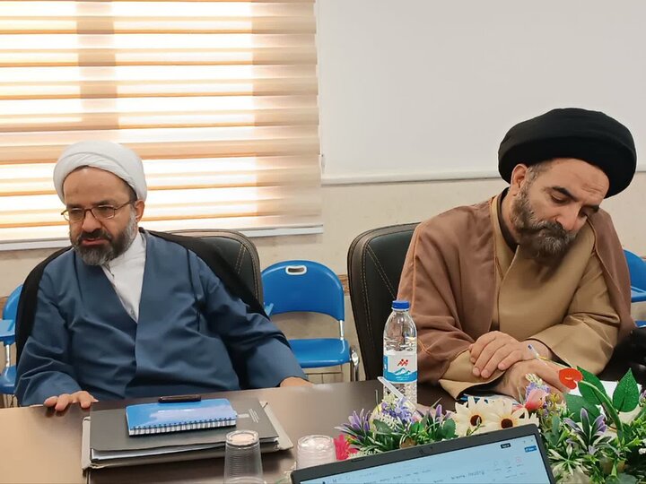 تصاویر/ نشست مدیر حوزه‌های علمیه خواهران با مدیر، معاونان و کادر حوزه علمیه خواهران استان آذربایجان غربی