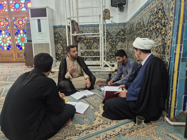 تصاویر/ مباحثه طلاب مدرسه علمیه امام‌ خمینی(ره) کاشان