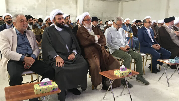 تصاویر/ آیین آغاز سال تحصیلی حوزه‌های علمیه شهرستان آمل در مدرسه علمیه حجتیه آمل