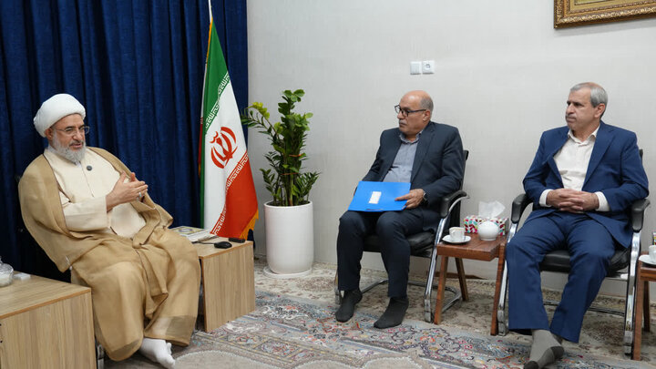 تاکید آیت‌الله اراکی بر دریافت مالیات از اقشار مرفه