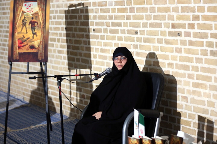 تصاویر/ آئین رونمایی از کتاب اهــل زاریـــا