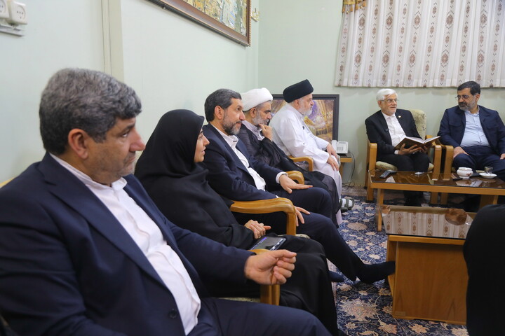 تصاویر /دیدار معاون اول رییس جمهور با نماینده آیت الله العظمی سیستانی در ایران