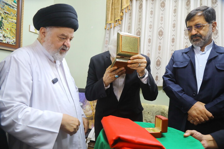 تصاویر /دیدار معاون اول رییس جمهور با نماینده آیت الله العظمی سیستانی در ایران