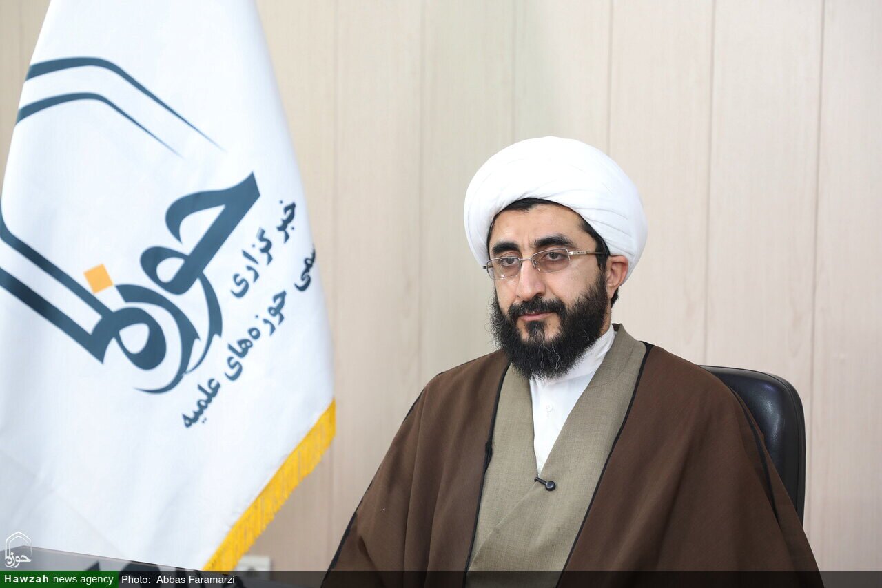 حوزه‌های علمیه باید با حفظ سنت‌های اصیل، متناسب با نیازهای روز بازآفرینی شوند