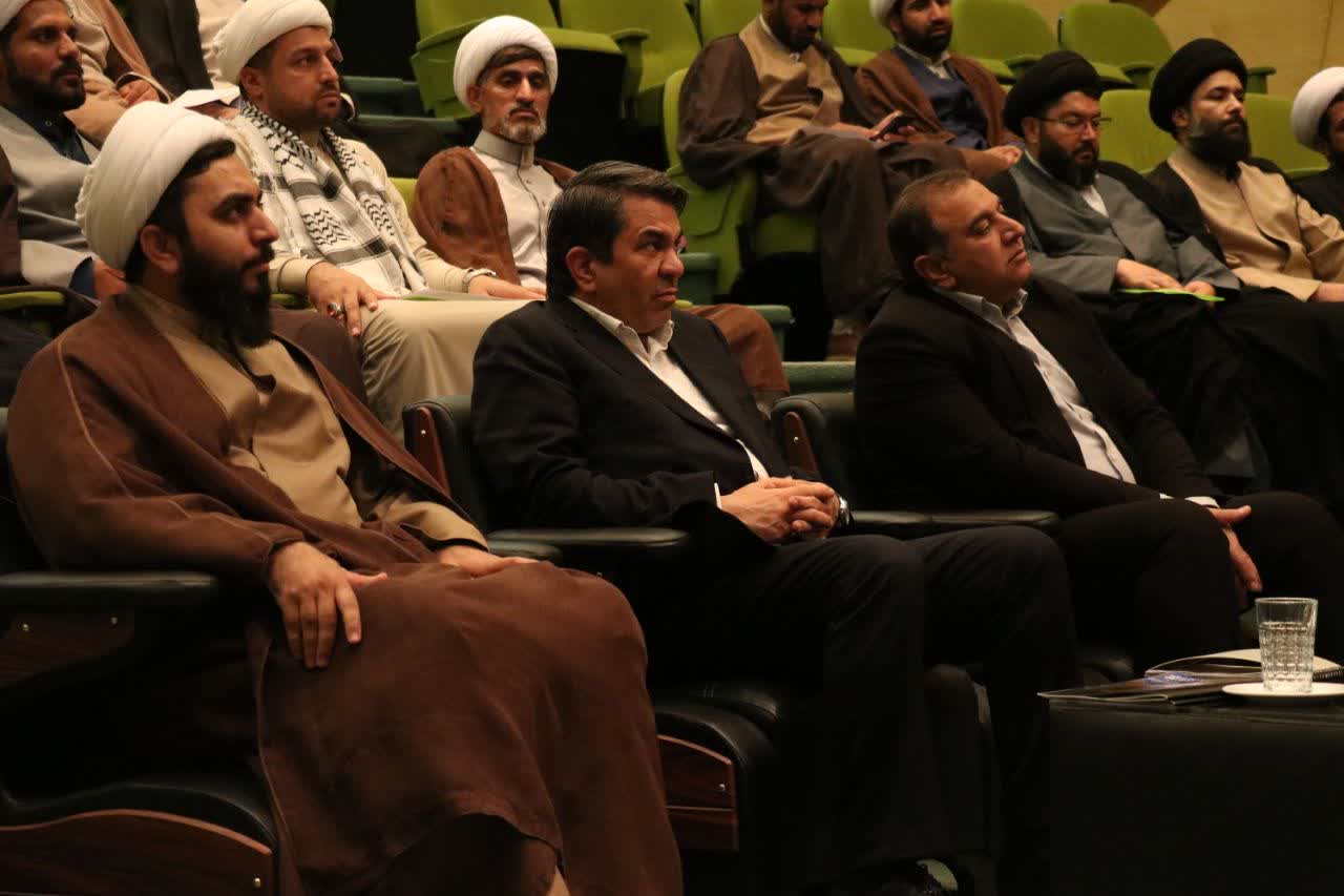 حوزه‌های علمیه برای تحقق چشم‌انداز «کرمان بر فراز» مشارکت کنند