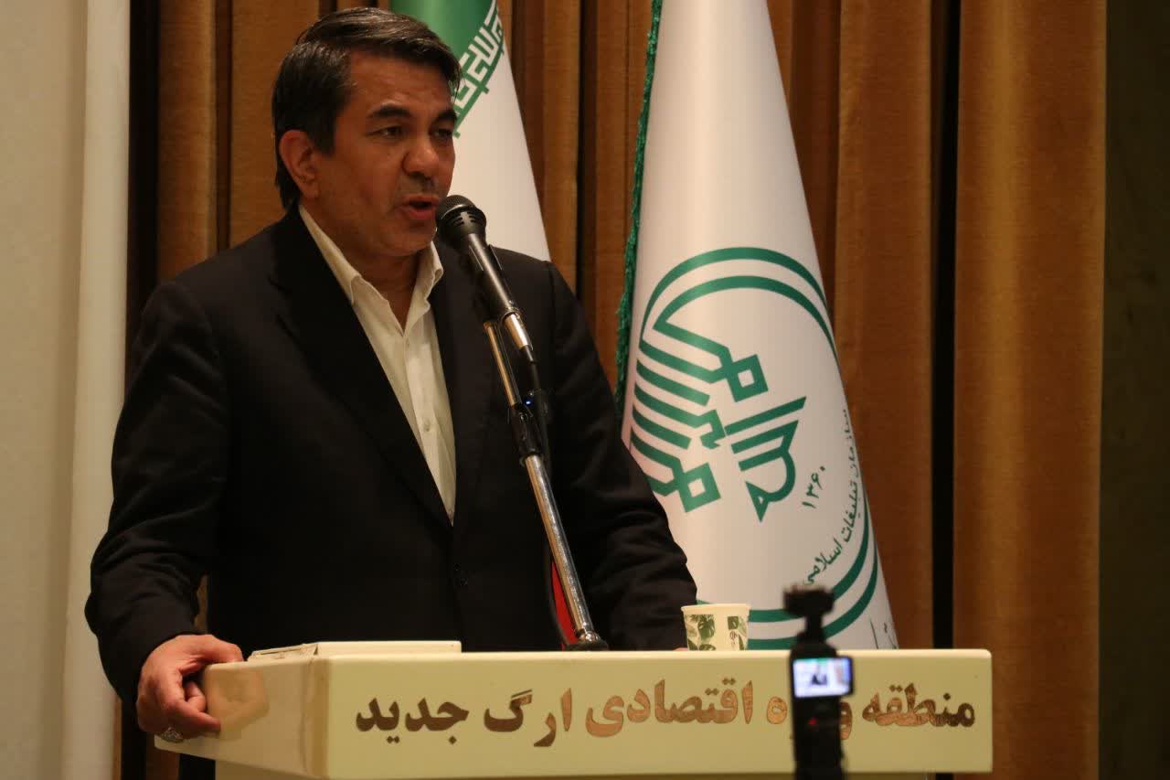 حوزه‌های علمیه برای تحقق چشم‌انداز «کرمان بر فراز» مشارکت کنند