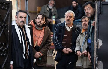 نقدی به مناسبات اجتماعی در پوشش کمدی موقعیت