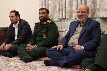 تصاویر/ دیدار معاون روابط عمومی و سخنگوی سپاه پاسداران انقلاب اسلامی با خانواده شهید پاکپور