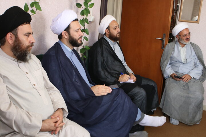 تصاویر/ جلسه هماهنگی مشاورین حوزه علمیه جهت ارائه مشاوره در سال تحصیلی جدید