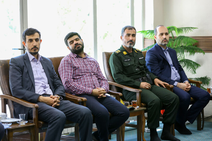 تصاویر / دیدار قائم‌مقام و معاونین سازمان صداوسیمای جمهوری اسلامی ایران با نمایندهٔ ولی فقیه در استان آذربایجان‌شرقی