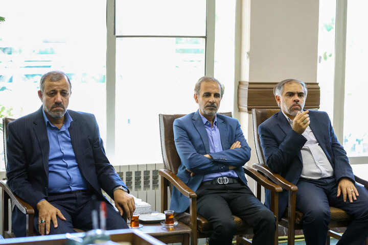 تصاویر / دیدار قائم‌مقام و معاونین سازمان صداوسیمای جمهوری اسلامی ایران با نمایندهٔ ولی فقیه در استان آذربایجان‌شرقی