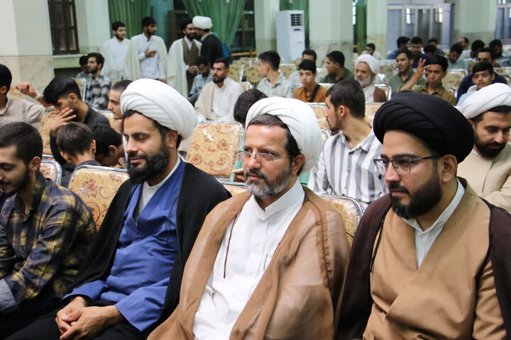 تصاویر|تجلیل از برگزیدگان المپیاد علمی در آیین افتتاحیه سال تحصیلی حوزه علمیه اصفهان