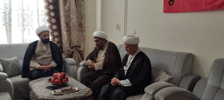 تصاویر / دیدار معاونت امور طلاب حوزه های علمیه کشور با خانواده شهدای جنگ تحمیلی اخیر