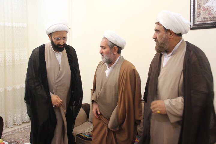 تصاویر / دیدار معاونت امور طلاب حوزه های علمیه کشور با خانواده شهدای جنگ تحمیلی اخیر