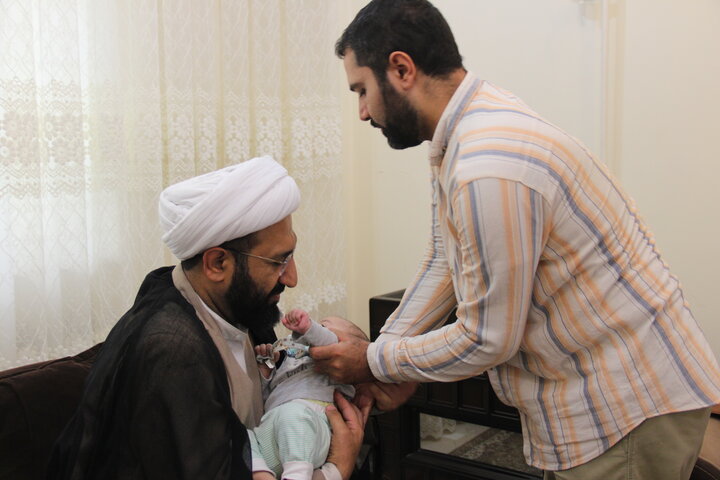 تصاویر / دیدار معاونت امور طلاب حوزه های علمیه کشور با خانواده شهدای جنگ تحمیلی اخیر