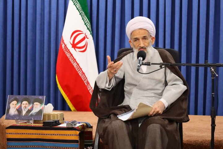 تصاویر/ دیدار اعضای انجمن اسلامی بازار و روسای اتحادیه های صنفی ساری با نماینده ولی فقیه در مازندران